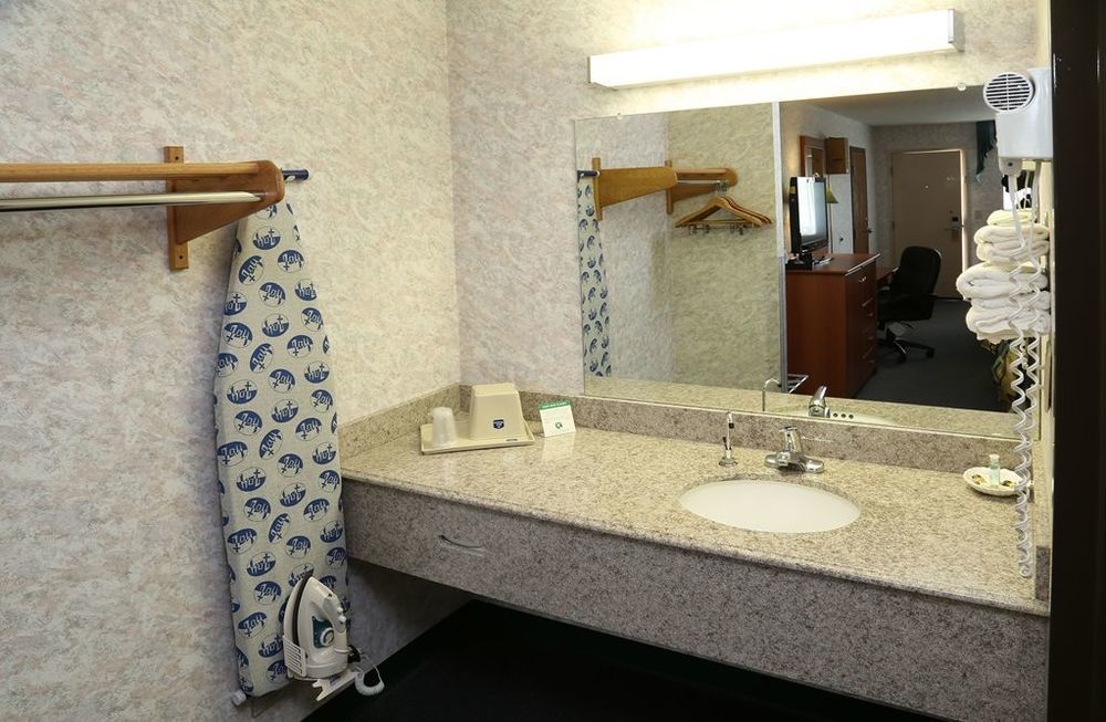 Budget Inn - Roxboro Room photo