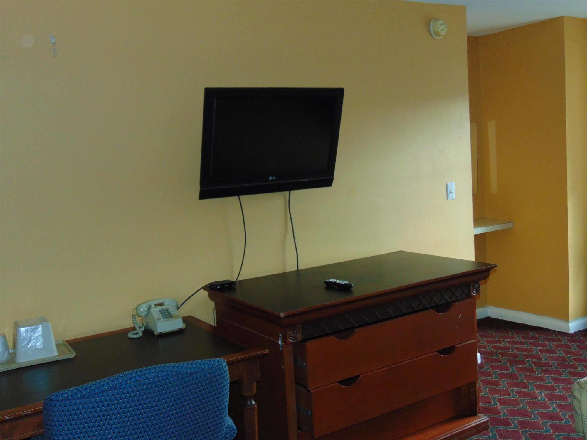 Budget Inn - Roxboro Exterior photo